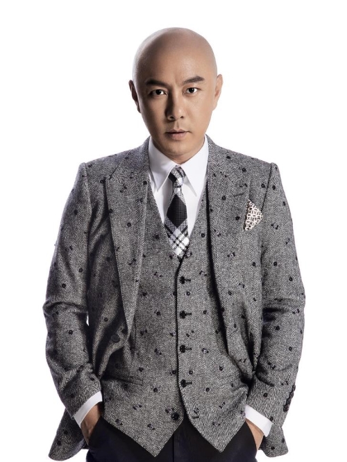 張衛(wèi)健代言費(fèi),明星代言費(fèi),張衛(wèi)健廣告代言,張衛(wèi)健明星代言,張衛(wèi)健形象代言13466609726,咨詢明星代言費(fèi)用,張衛(wèi)健廣告形象代言價(jià)格,明星肖像代言多少錢請聯(lián)系萬事成傳媒。