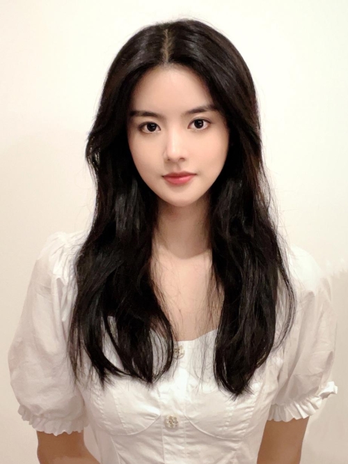 張沐兮，中國內(nèi)地女演員。
2020年11月30日，主演的電視劇《了不起的兒科醫(yī)生》登陸北京衛(wèi)視。