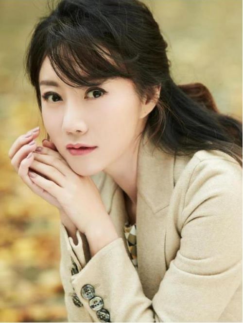 王晴，出生于北京市，中國內(nèi)地女演員，畢業(yè)于北京電影學院表演系97級本科班。
2004年，因出演年代言情劇《血色浪漫》而進入演藝圈。2007年參演懸疑劇《無處藏身》。2011年出演個人首部話劇《江小東和劉小文》。2012年憑借都市情感劇《夫妻那些事》提名第二屆搜狐電視劇盛典最佳女配角。2015年出演都市情感劇《愛你一生》。