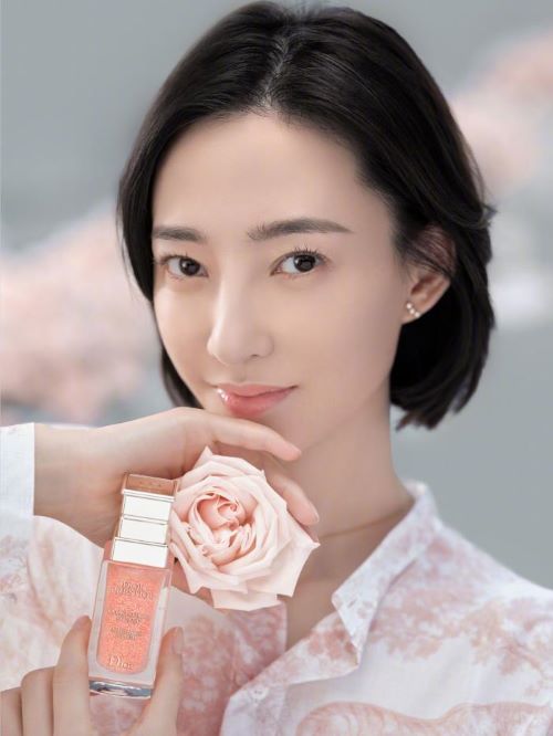 迪奧花秘瑰萃形象大使