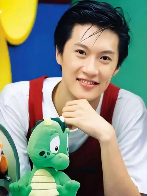 《小神龍俱樂部》主持人
