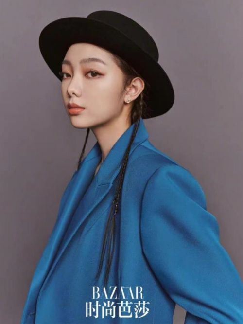 《時(shí)尚芭莎》雜志