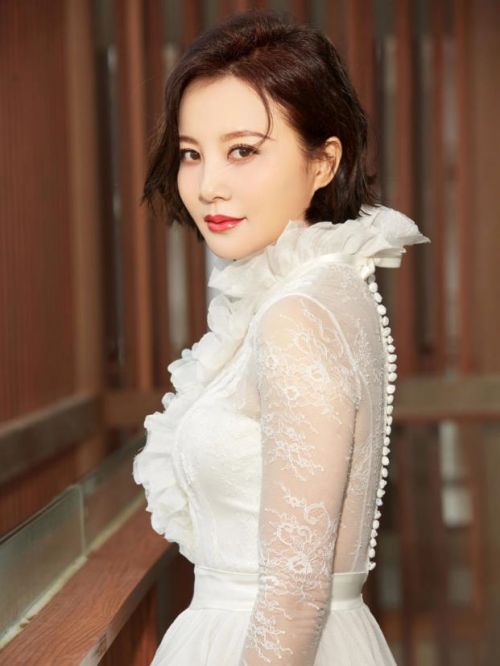 陶紅代言費(fèi),明星代言費(fèi),陶紅廣告代言,陶紅明星代言,陶紅形象代言13466609726,咨詢明星代言費(fèi)用,陶紅廣告形象代言價(jià)格,明星肖像代言多少錢請(qǐng)聯(lián)系萬事成傳媒。
