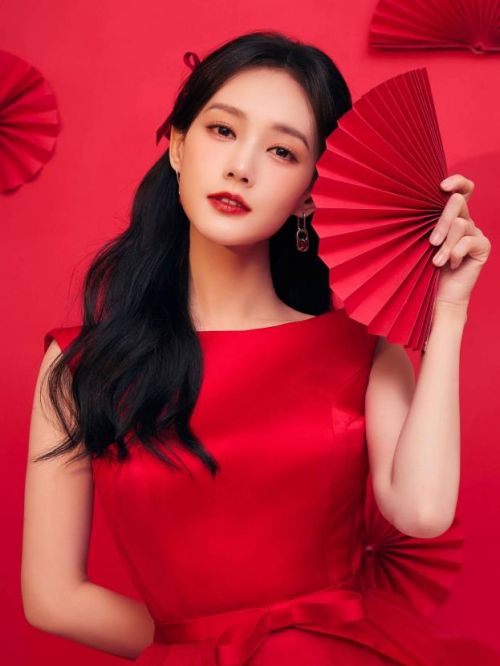 李一桐代言費,明星代言費,李一桐廣告代言,李一桐明星代言,李一桐形象代言13466609726,咨詢明星代言費用,李一桐廣告形象代言價格,明星肖像代言多少錢請聯(lián)系萬事成傳媒。