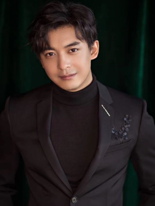 李佳航代言費,明星代言費,李佳航廣告代言,李佳航明星代言,李佳航形象代言13466609726,咨詢明星代言費用,李佳航廣告形象代言價格,明星肖像代言多少錢請聯(lián)系萬事成傳媒。