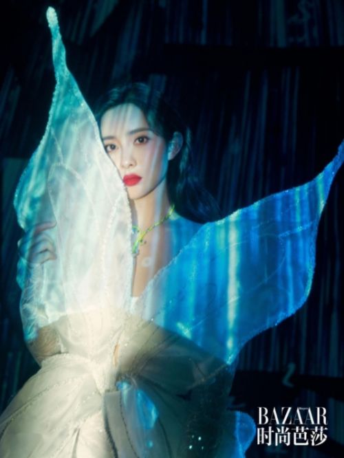《時(shí)尚芭莎》雜志