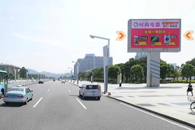 東莞玉蘭大劇院旁led屏廣告.jpg