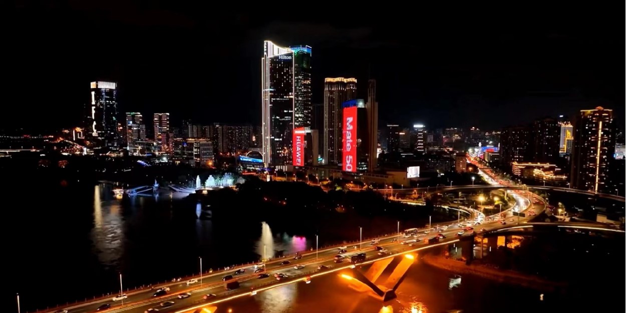 福州戶外led大屏廣告.jpg