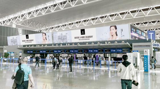 合肥機(jī)場雙面掛旗廣告.jpg